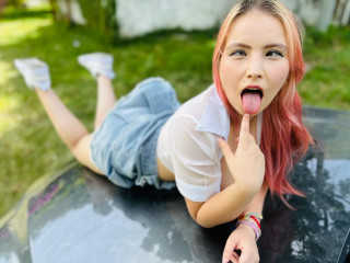Alter: 24 / Widder - Alter: 150 / normal - Geschlecht: weiblich - Ausrichtung: bisexuell - Haare: blond / lang - Piercing: keins - bewebmaster-Alter: B - Hautfarbe: latina - Augen: schwarz - Rasur: vollrasiert